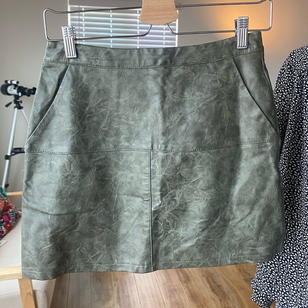 Mint Vanilla Faux Leather look mini skirt in green - size 8